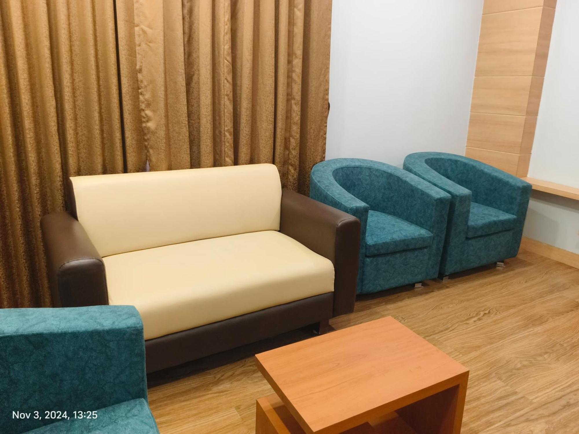 Rs Regal Inn-Диогар Екстериор снимка