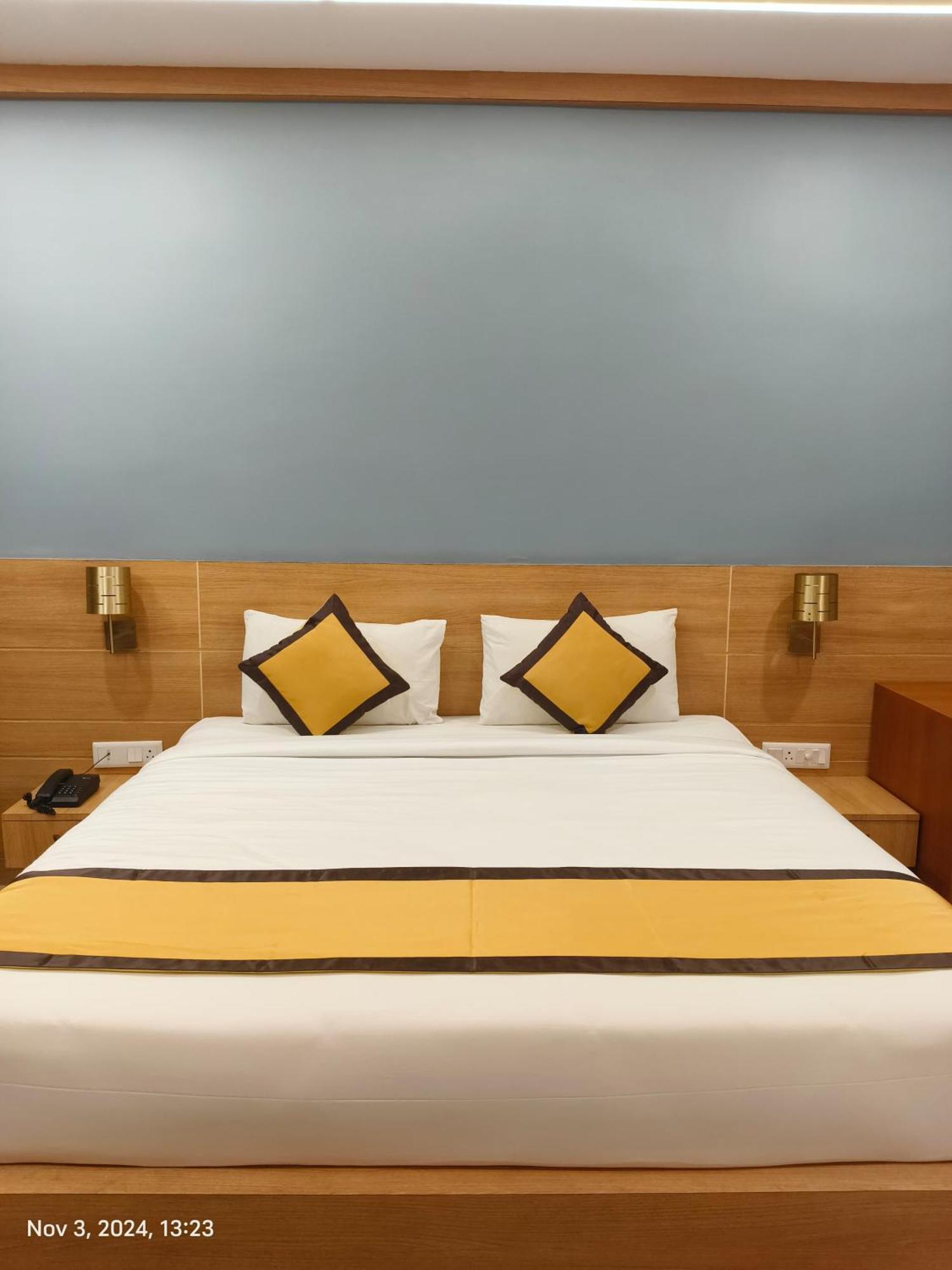 Rs Regal Inn-Диогар Екстериор снимка