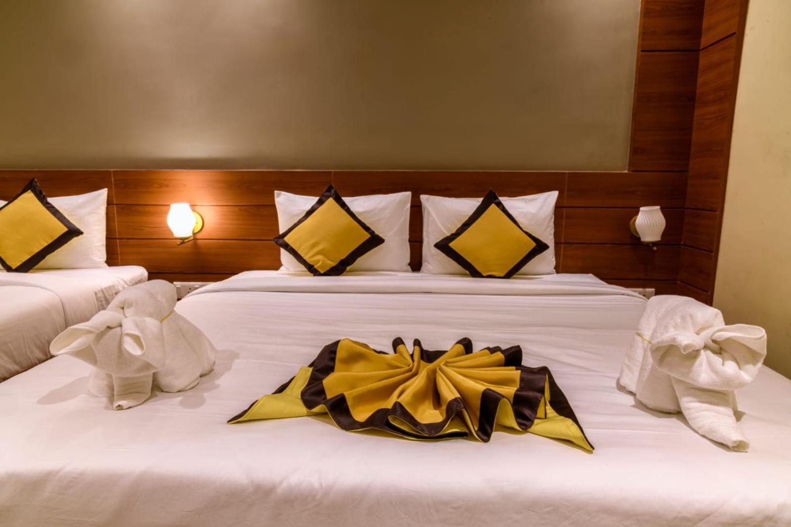 Rs Regal Inn-Диогар Екстериор снимка