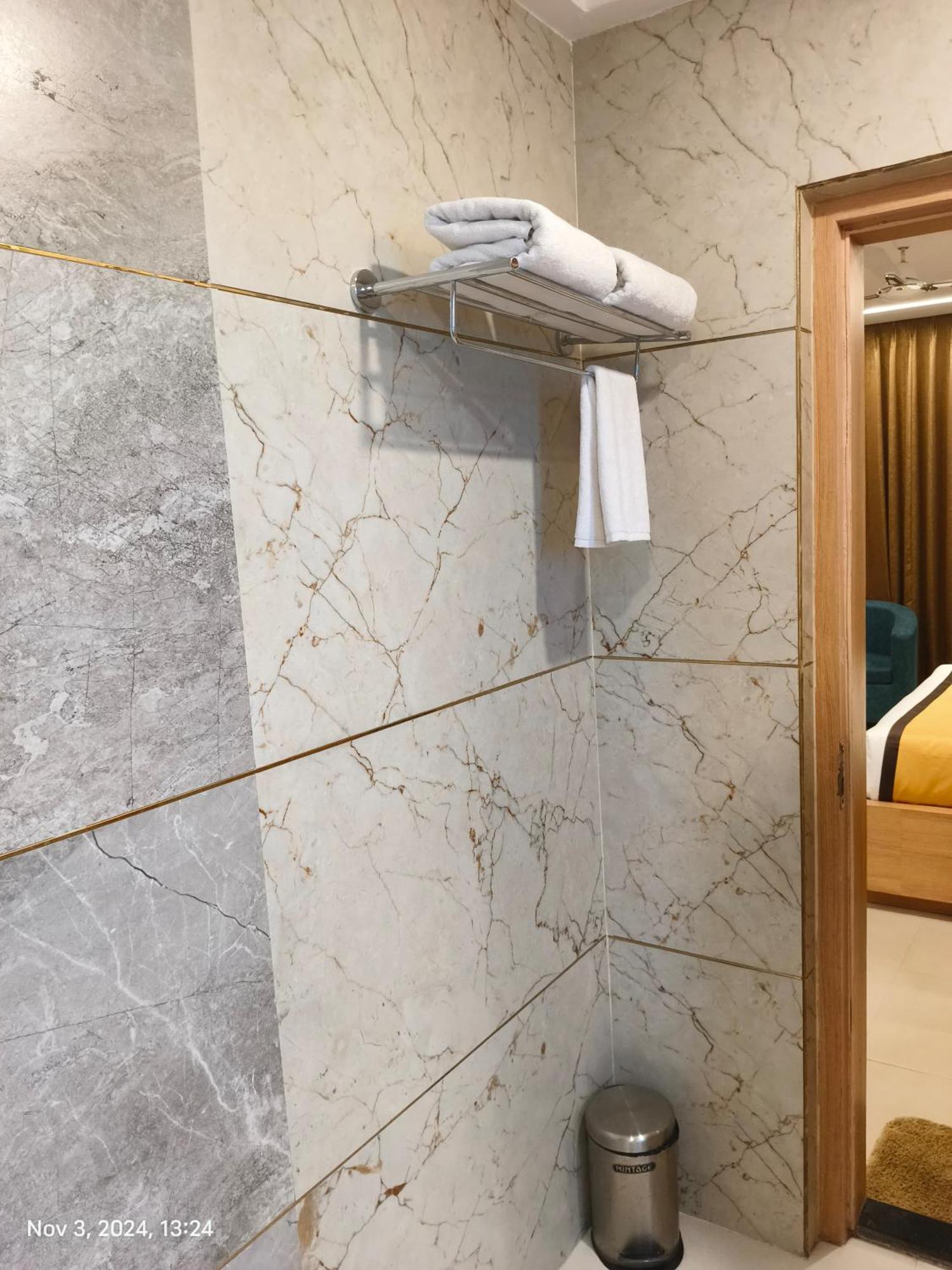 Rs Regal Inn-Диогар Екстериор снимка