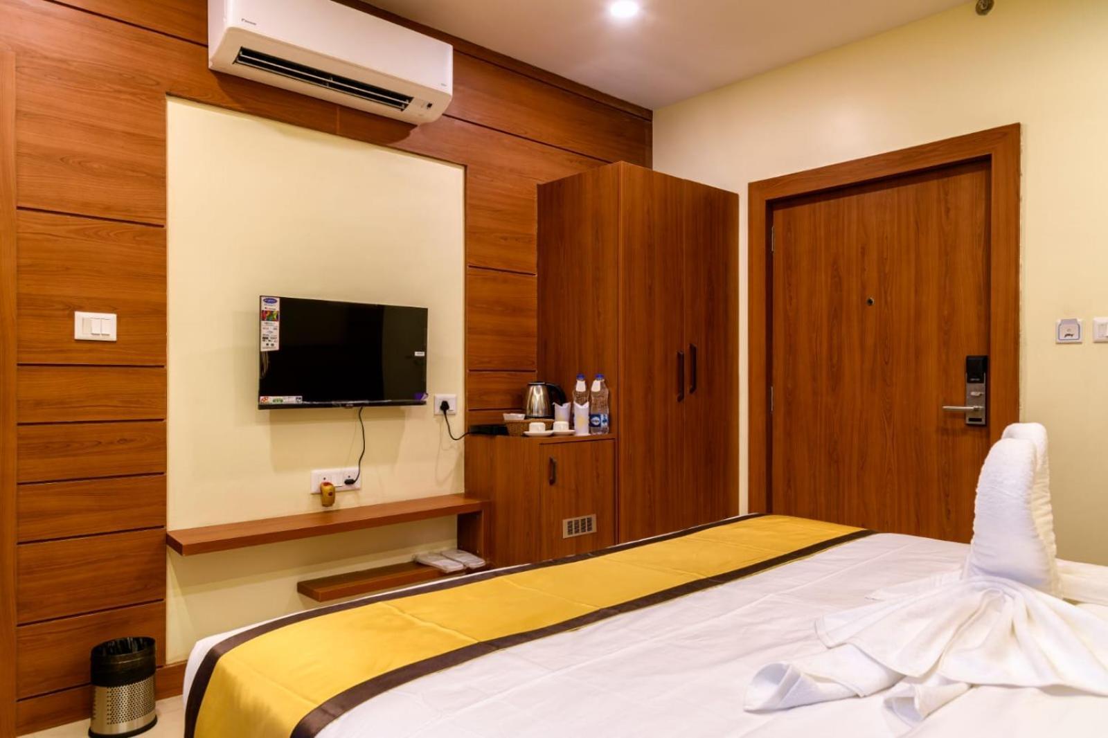 Rs Regal Inn-Диогар Екстериор снимка