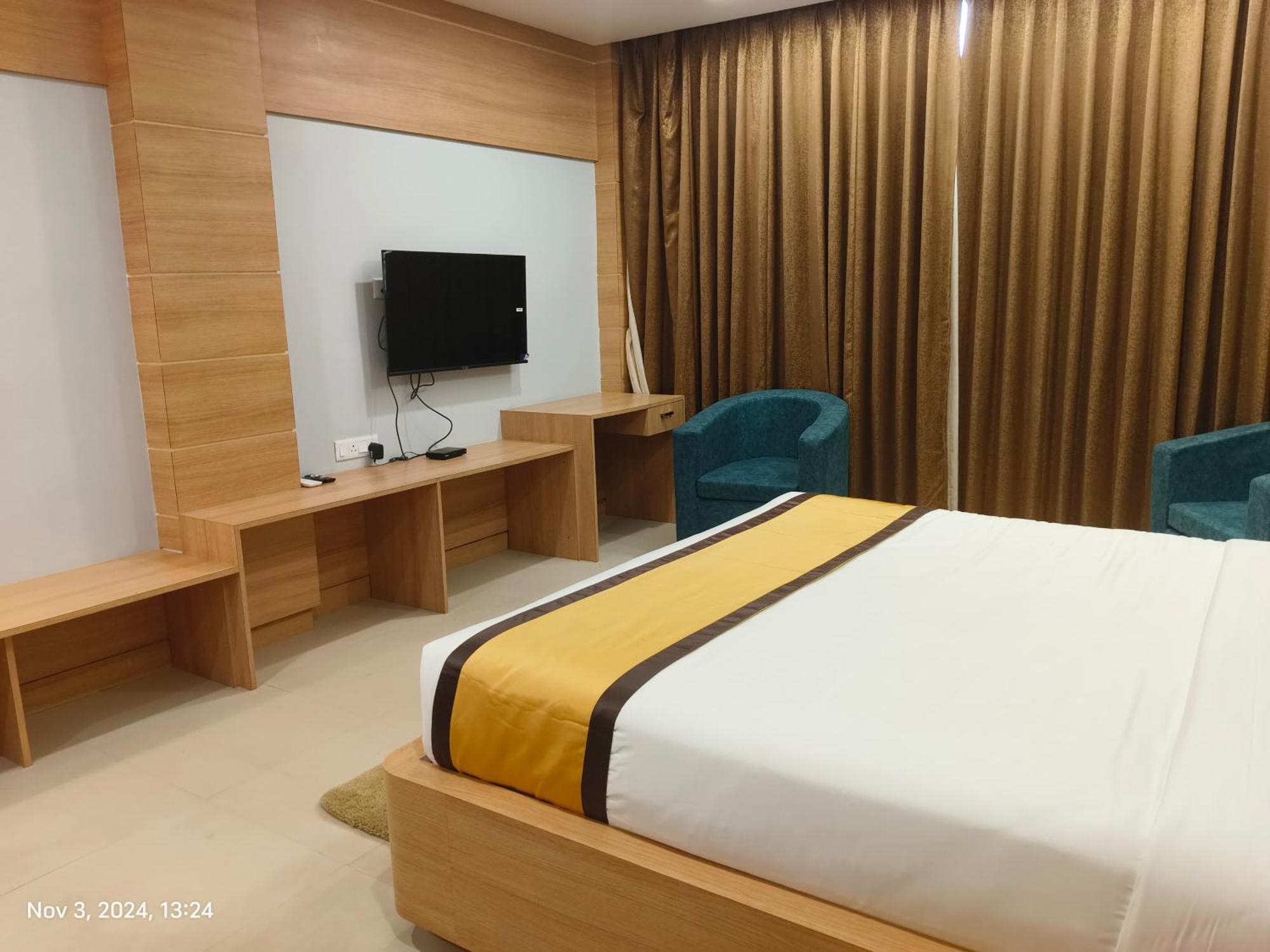Rs Regal Inn-Диогар Екстериор снимка