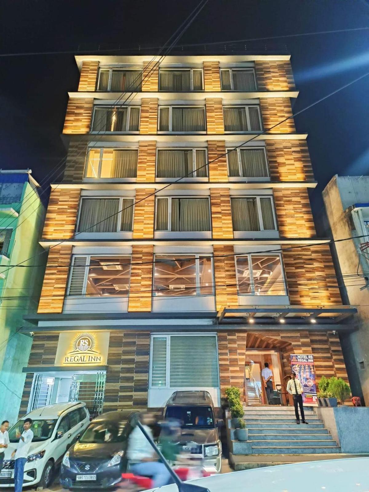 Rs Regal Inn-Диогар Екстериор снимка